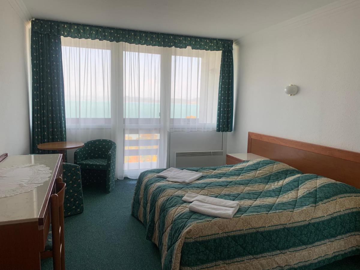 Riviera Park Hotel Balatonföldvár Eksteriør billede