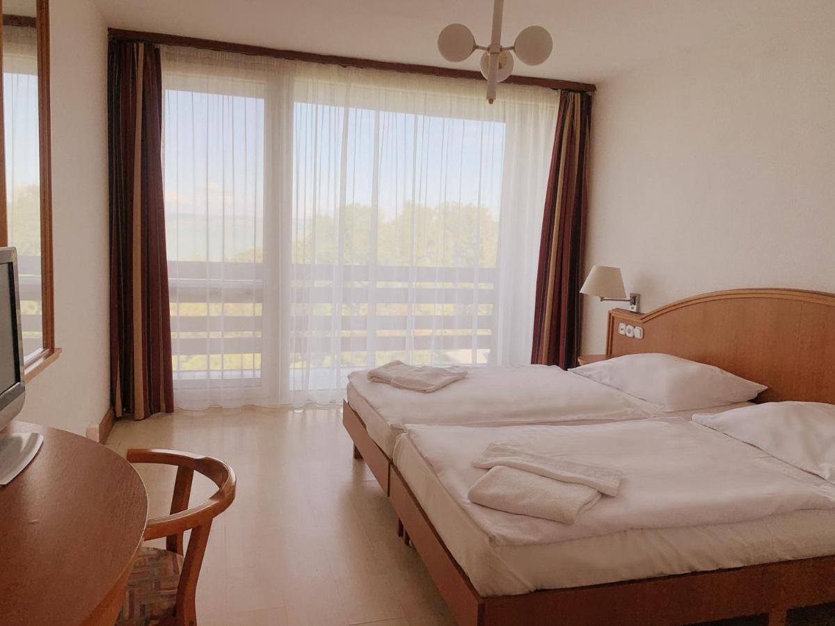 Riviera Park Hotel Balatonföldvár Eksteriør billede