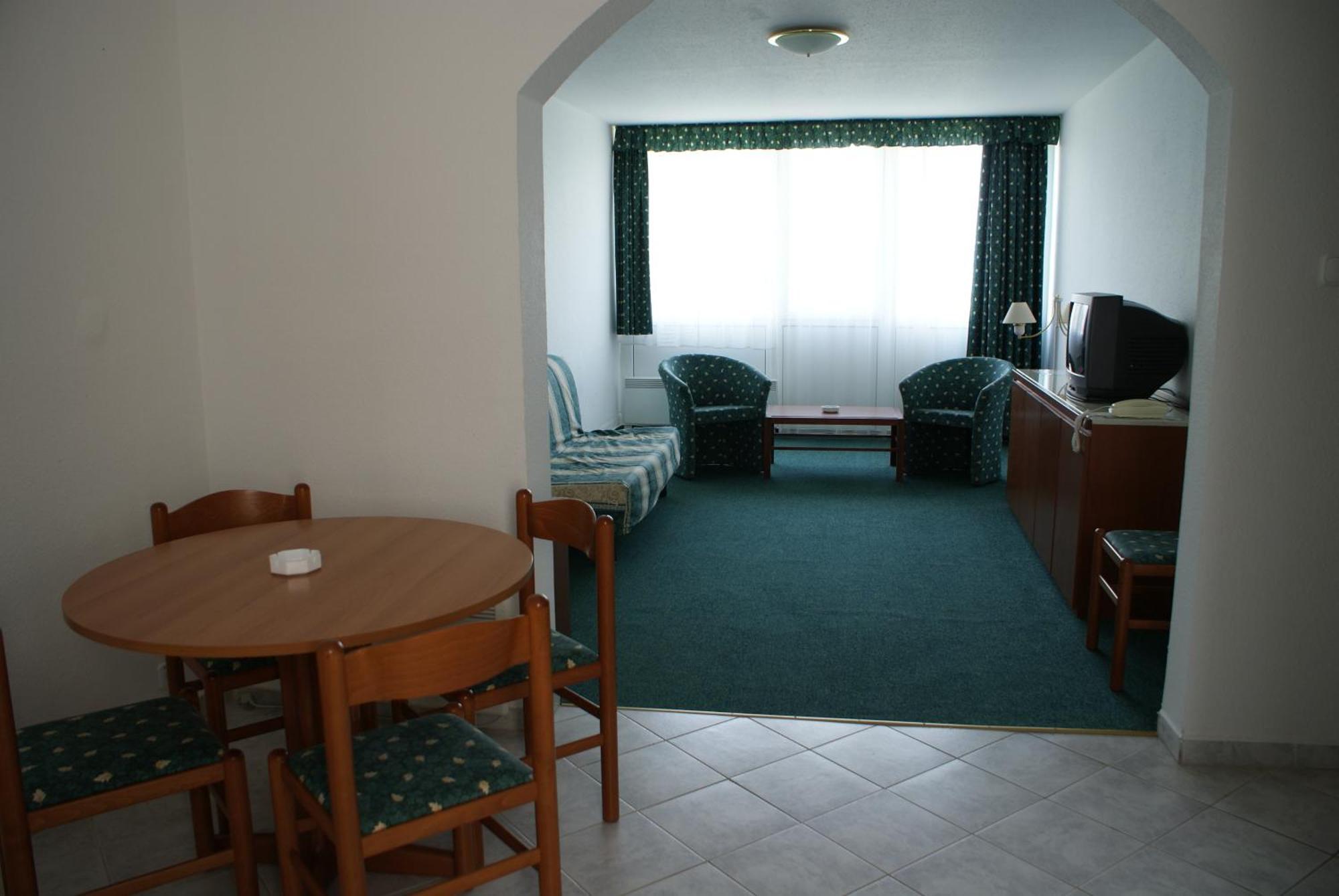 Riviera Park Hotel Balatonföldvár Eksteriør billede